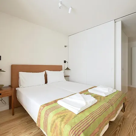 All The Best - Bairro Alto 2 *